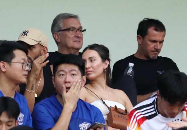 mk体育下载-伊万圈定18强赛大名单 观看中超焦点战考察国脚