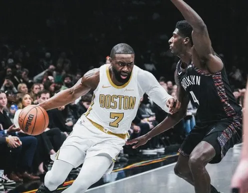 mk体育-杰伦-布朗取得生涯第5次三双，超越塔图姆排绿军队史第九